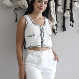 CHALECO CROP CON BOLSAS